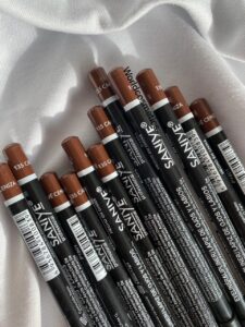 DELINEADOR DE LABIOS SANIYE TONO 135 cafe ceniza